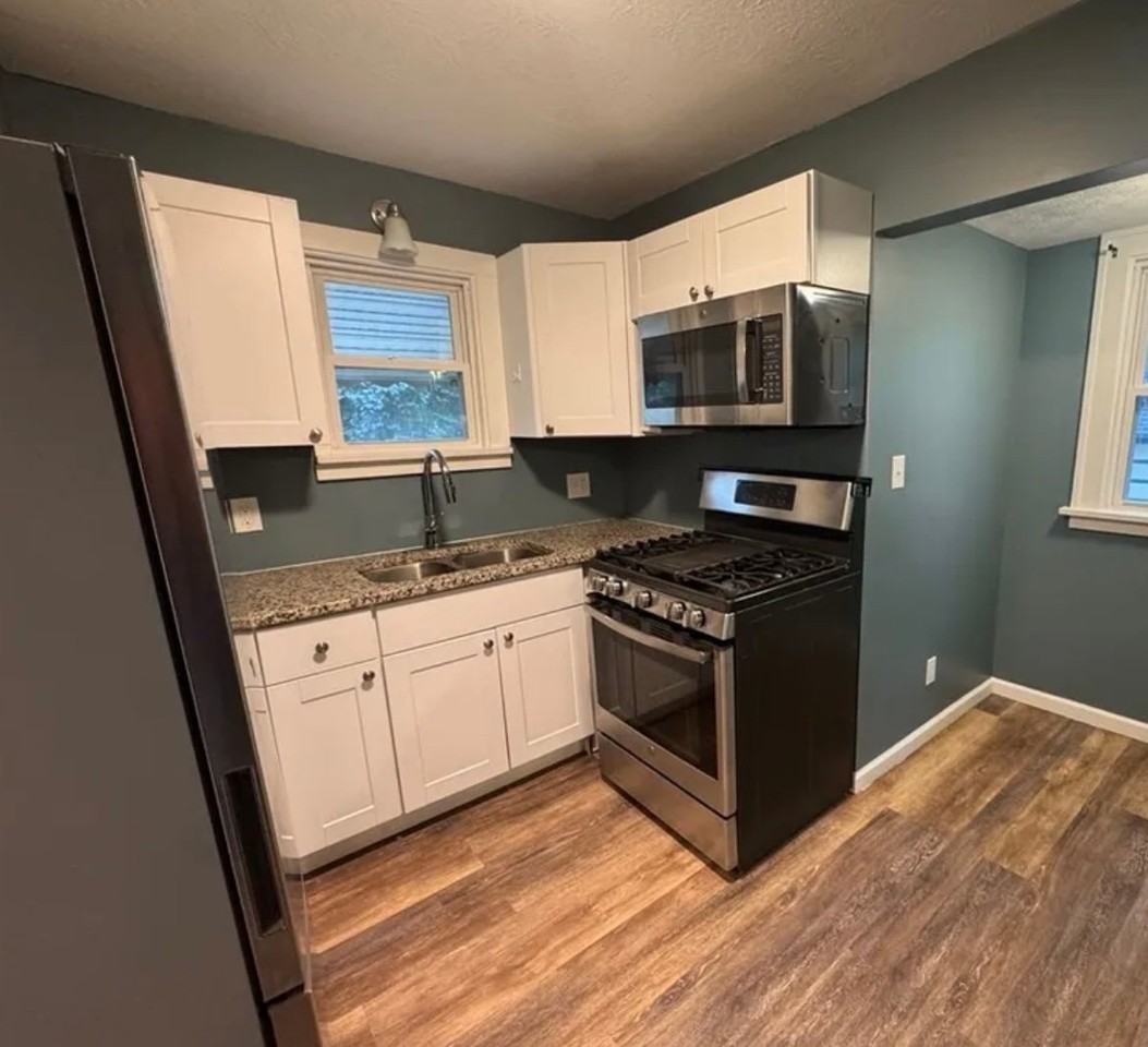 12116 Longmead Ave - Photo 2 of 8