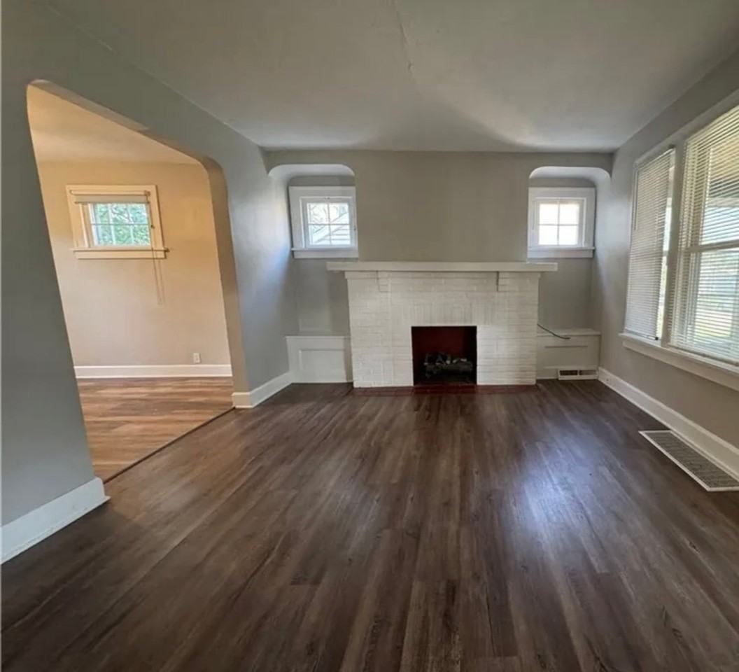 12116 Longmead Ave - Photo 4 of 8