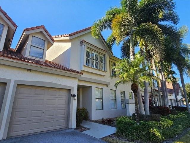 5770 Coach House Cir - Photo 3 of 8