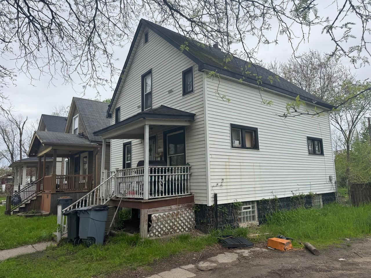 376 Highland St - Photo 2 of 19