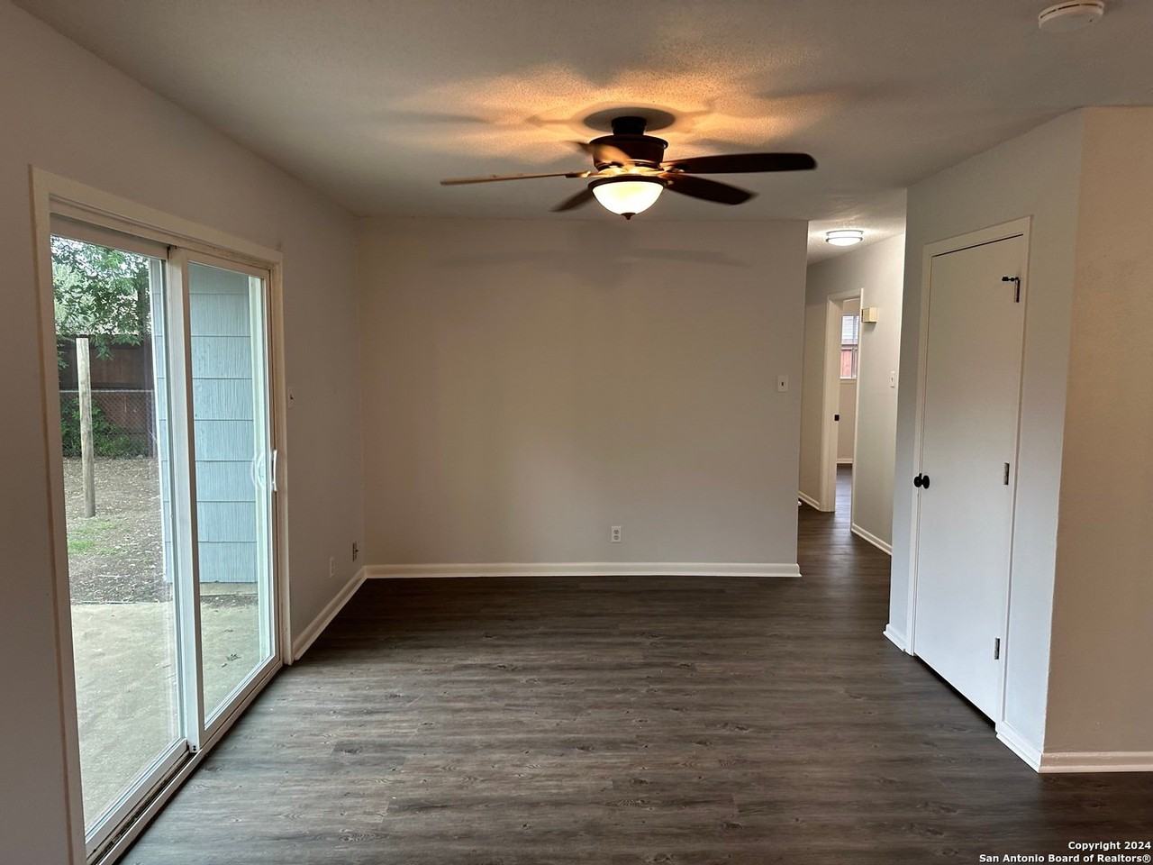 7211 Westglade Dr - Photo 4 of 20