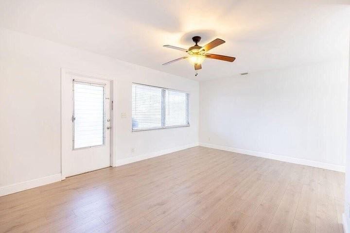 426 Ne 7th Ave Apt 2b - Photo 6 of 8