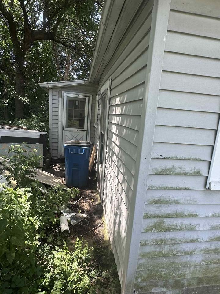 3912 Beachwood Ave - Photo 6 of 20