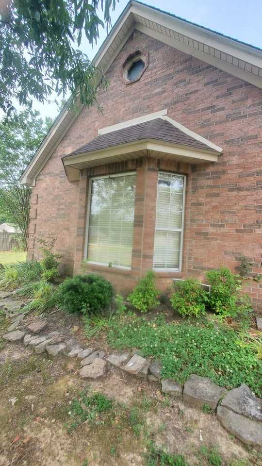 1084 Tara Dr - Photo 4 of 45