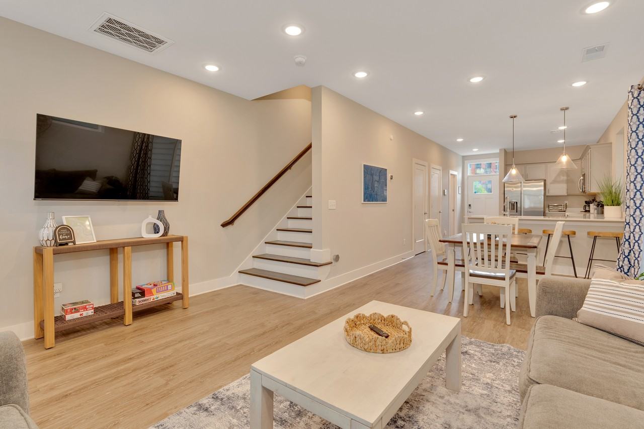 1858 S Lyerly St #NA - Photo 3 of 31