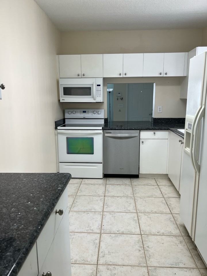 10565 Nw 57th Ct #NA - Photo 7 of 19