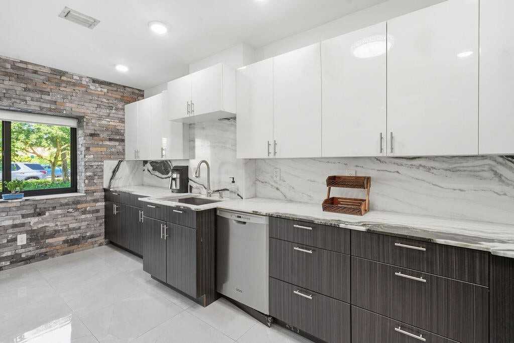 1143 Duncan Circle - Photo 3 of 15
