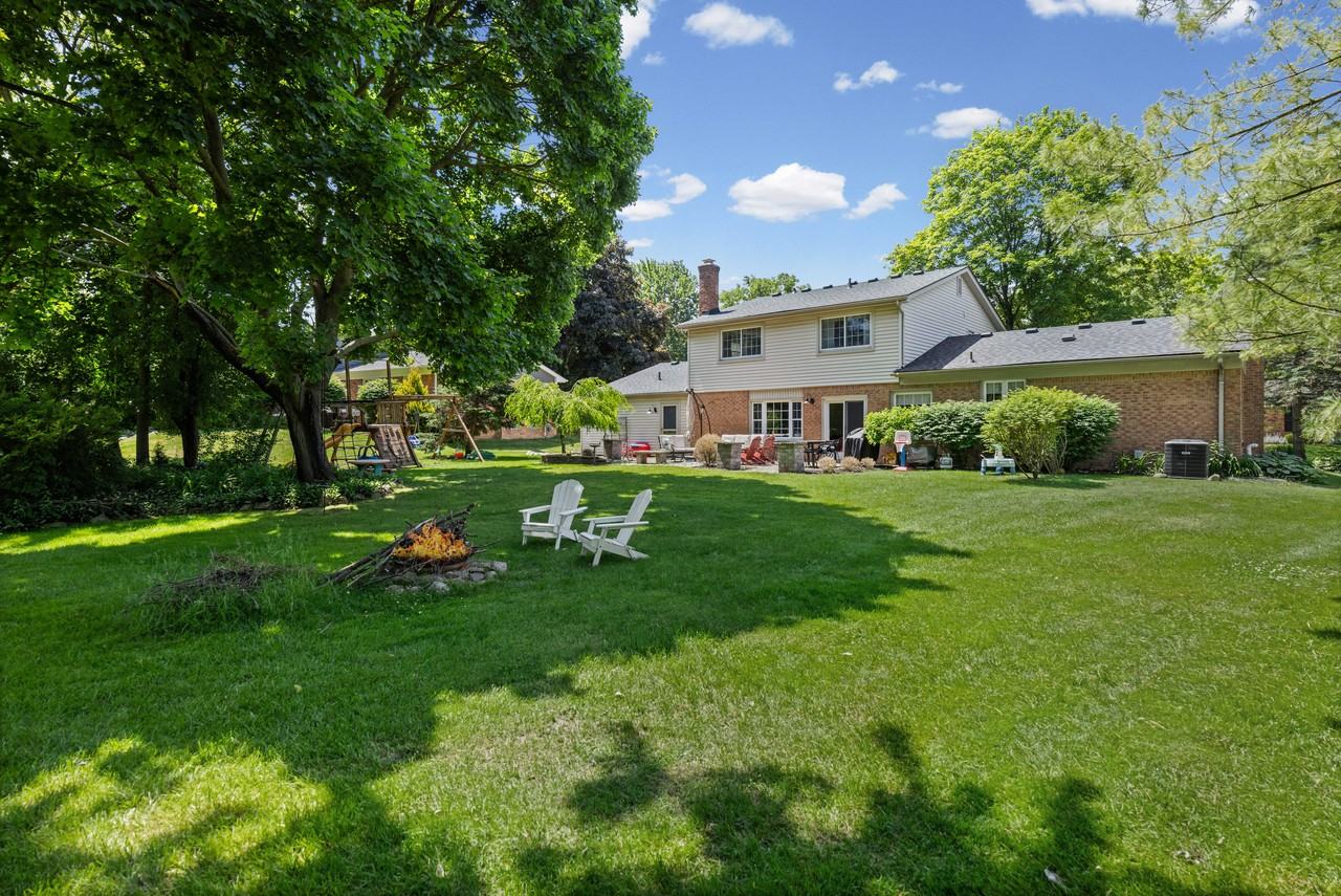 16610 Old Bedford Road - Photo 4 of 37