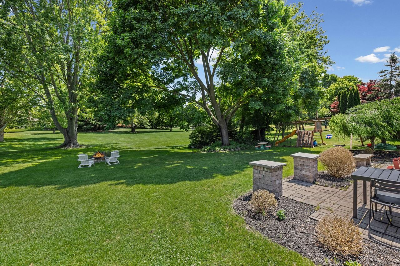 16610 Old Bedford Road - Photo 5 of 37