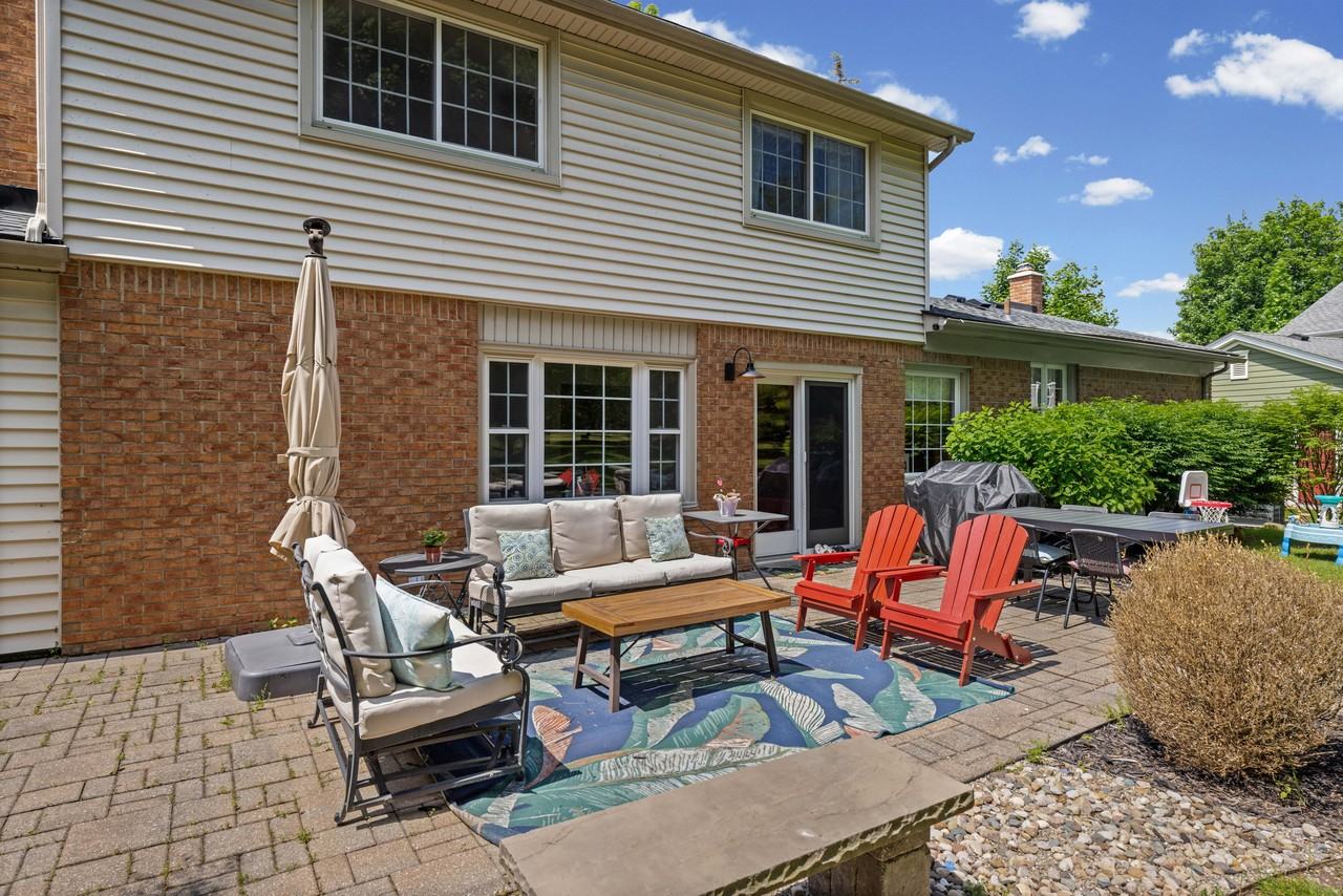 16610 Old Bedford Road - Photo 6 of 37