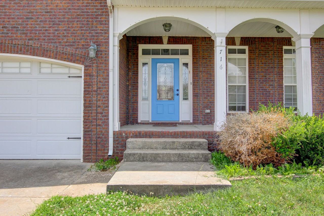 716 Cavalier Dr - Photo 4 of 50