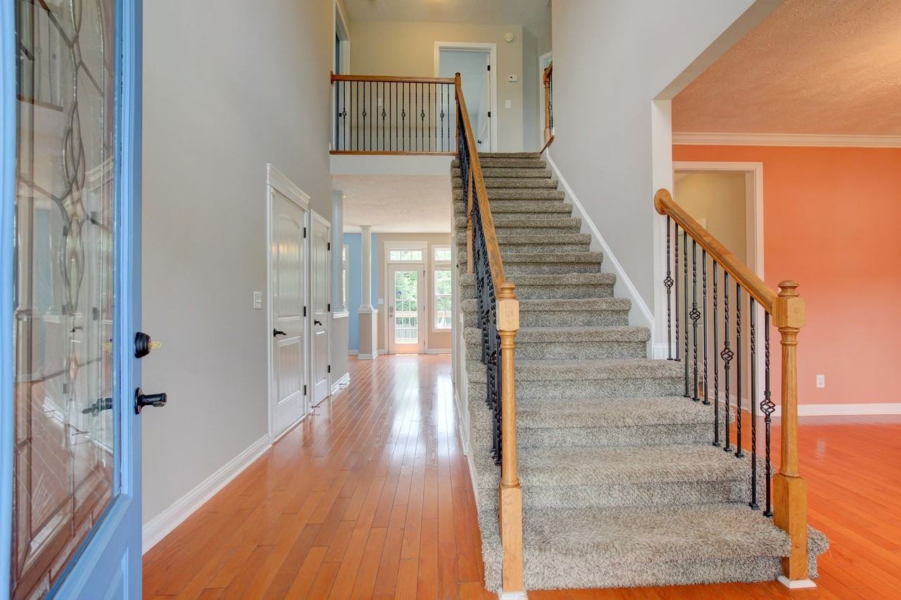 716 Cavalier Dr - Photo 5 of 50