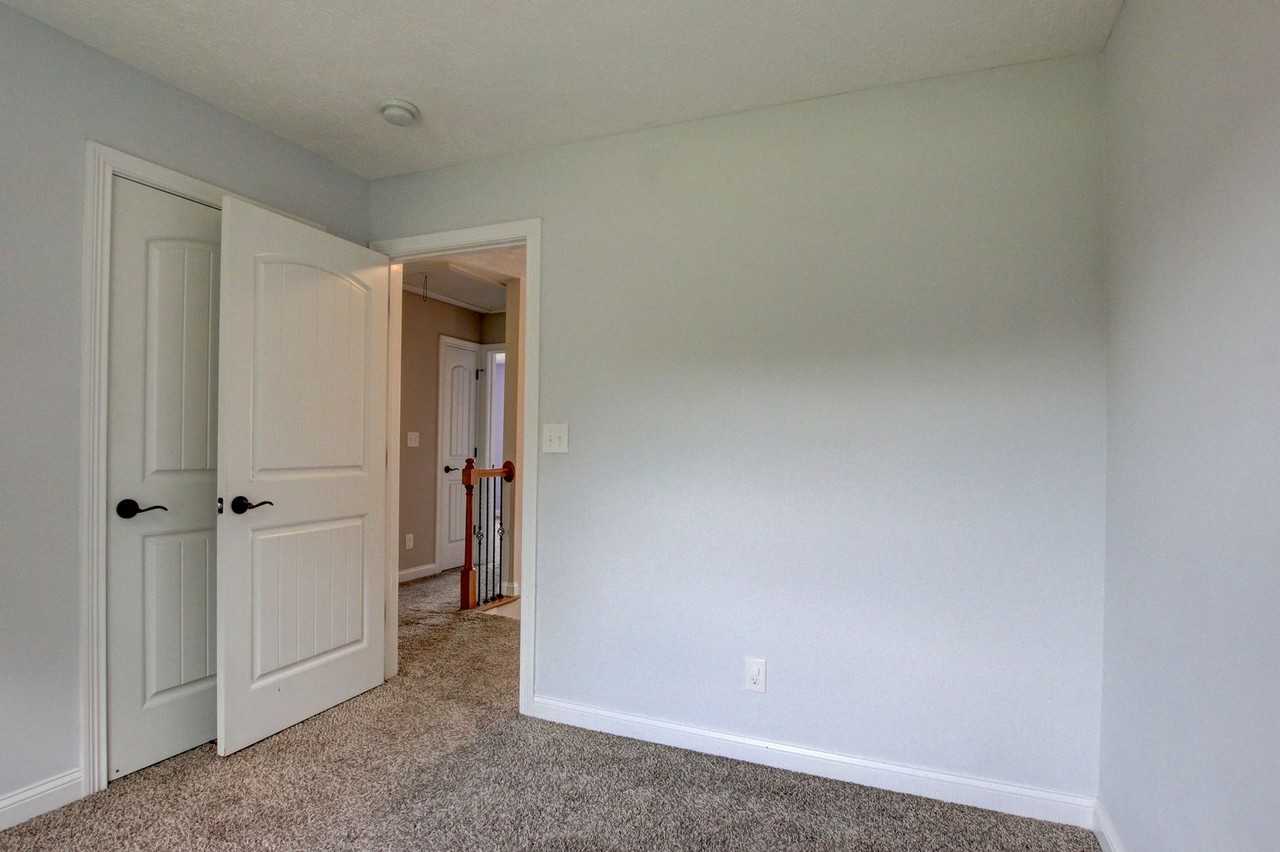 716 Cavalier Dr - Photo 7 of 50