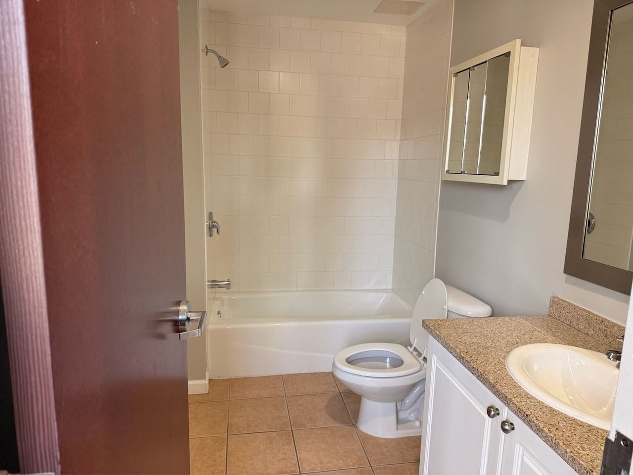210 Farmington Ave - Photo 6 of 7