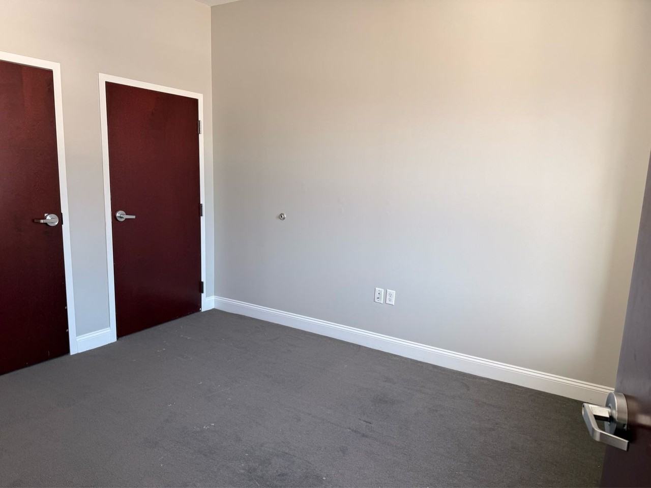 210 Farmington Ave - Photo 7 of 7