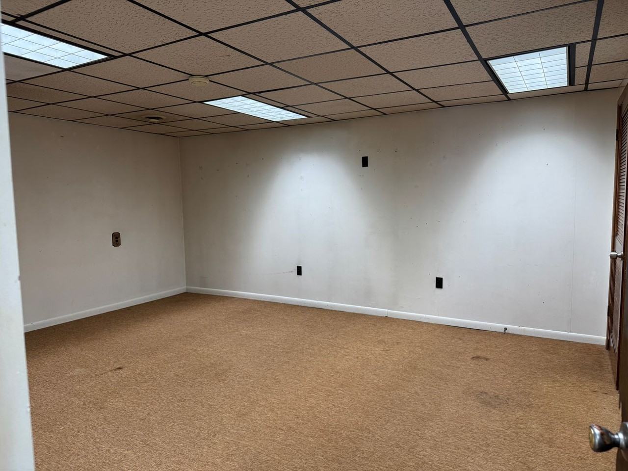 300 Seneca Ln - Photo 5 of 12