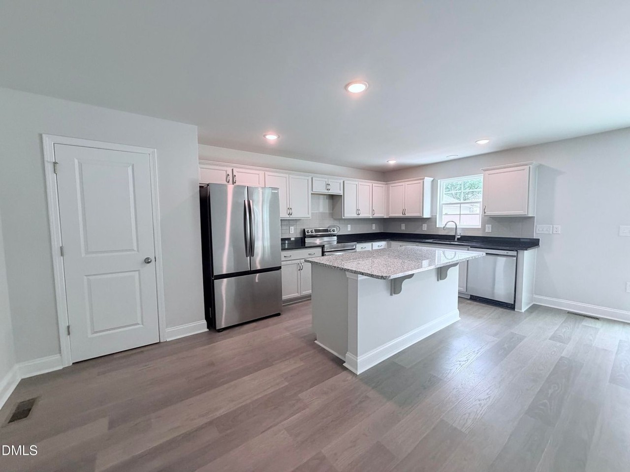 824 Roane St - Photo 3 of 17