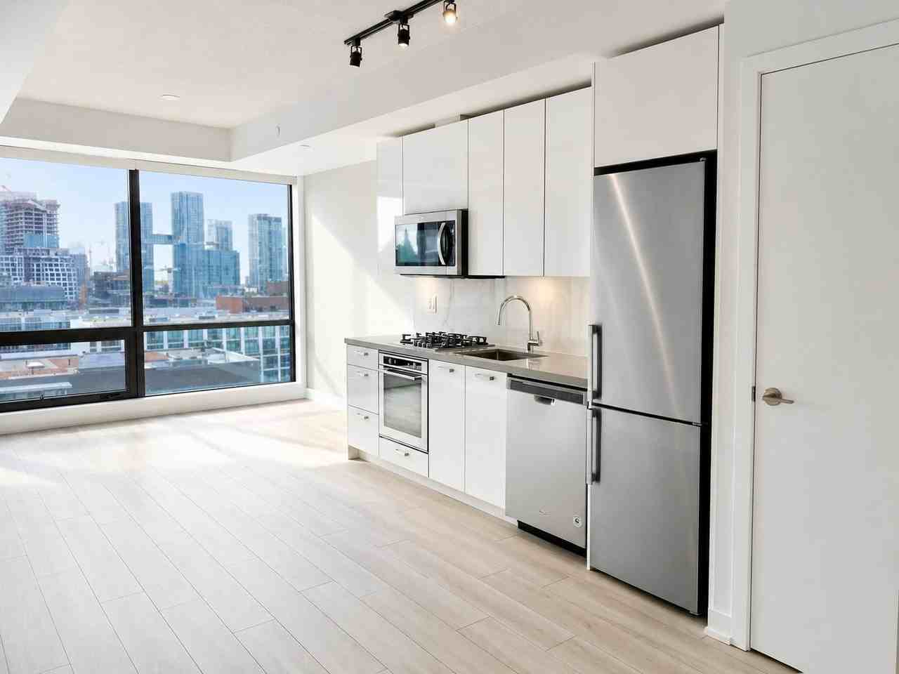 458 Richmond St W - Photo 2 of 16