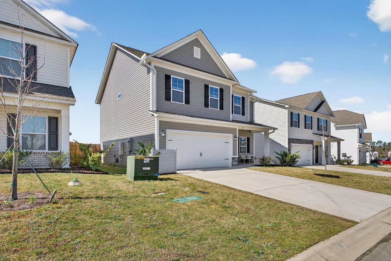 255 Mansell Park - Photo 2 of 35