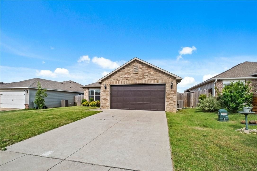 927 E Swift Dr - Photo 3 of 27