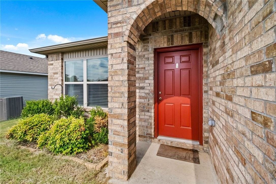 927 E Swift Dr - Photo 4 of 27