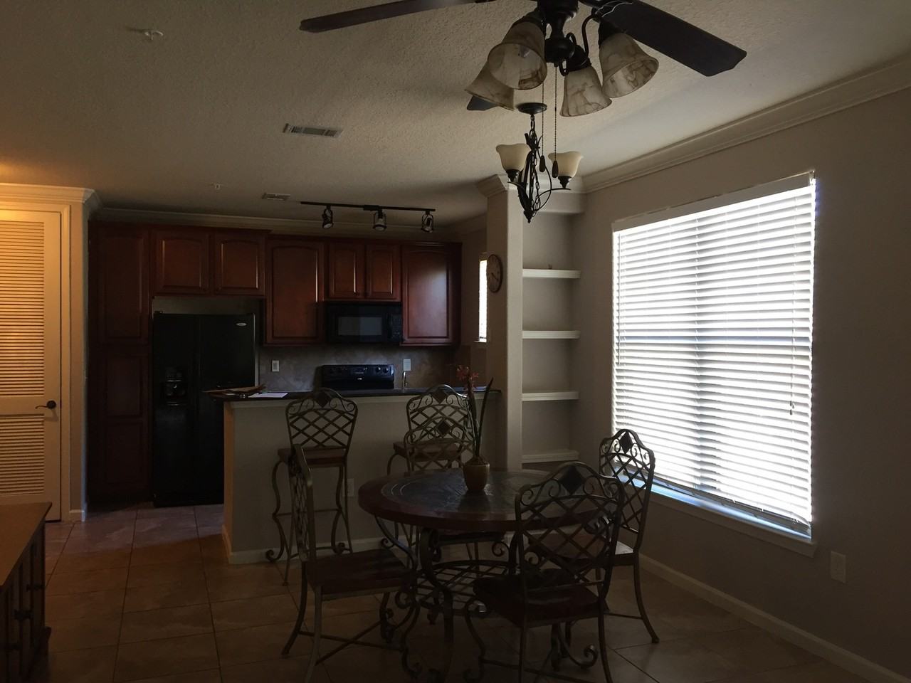 907 Charo Pkwy #921 - Photo 7 of 8