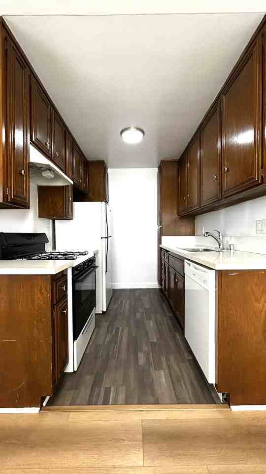 1220 Wellesley Avenue #8 - Photo 4 of 11