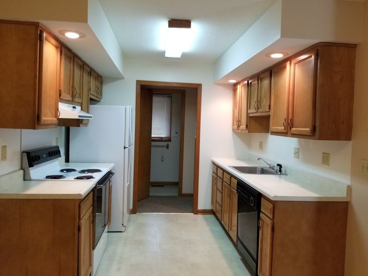 4998 Truesdel & Durnil - 4998 Truesdel Ct - B #B - Photo 5 of 21