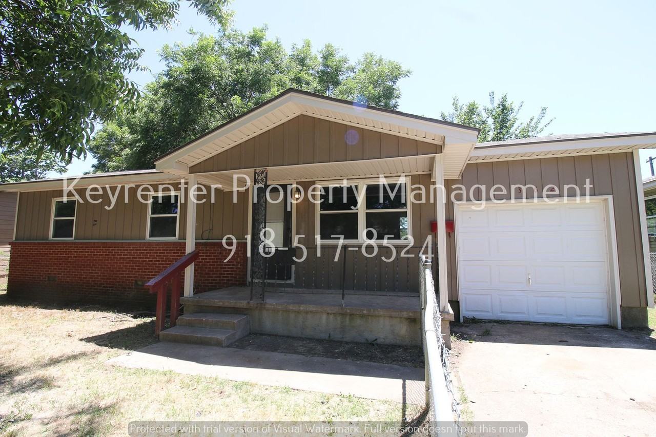 1362 E 52nd St N - Photo 2 of 21