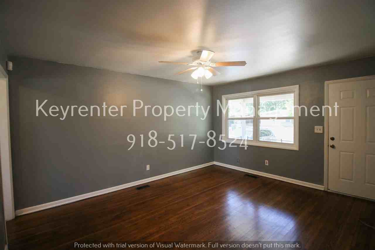 1362 E 52nd St N - Photo 5 of 21
