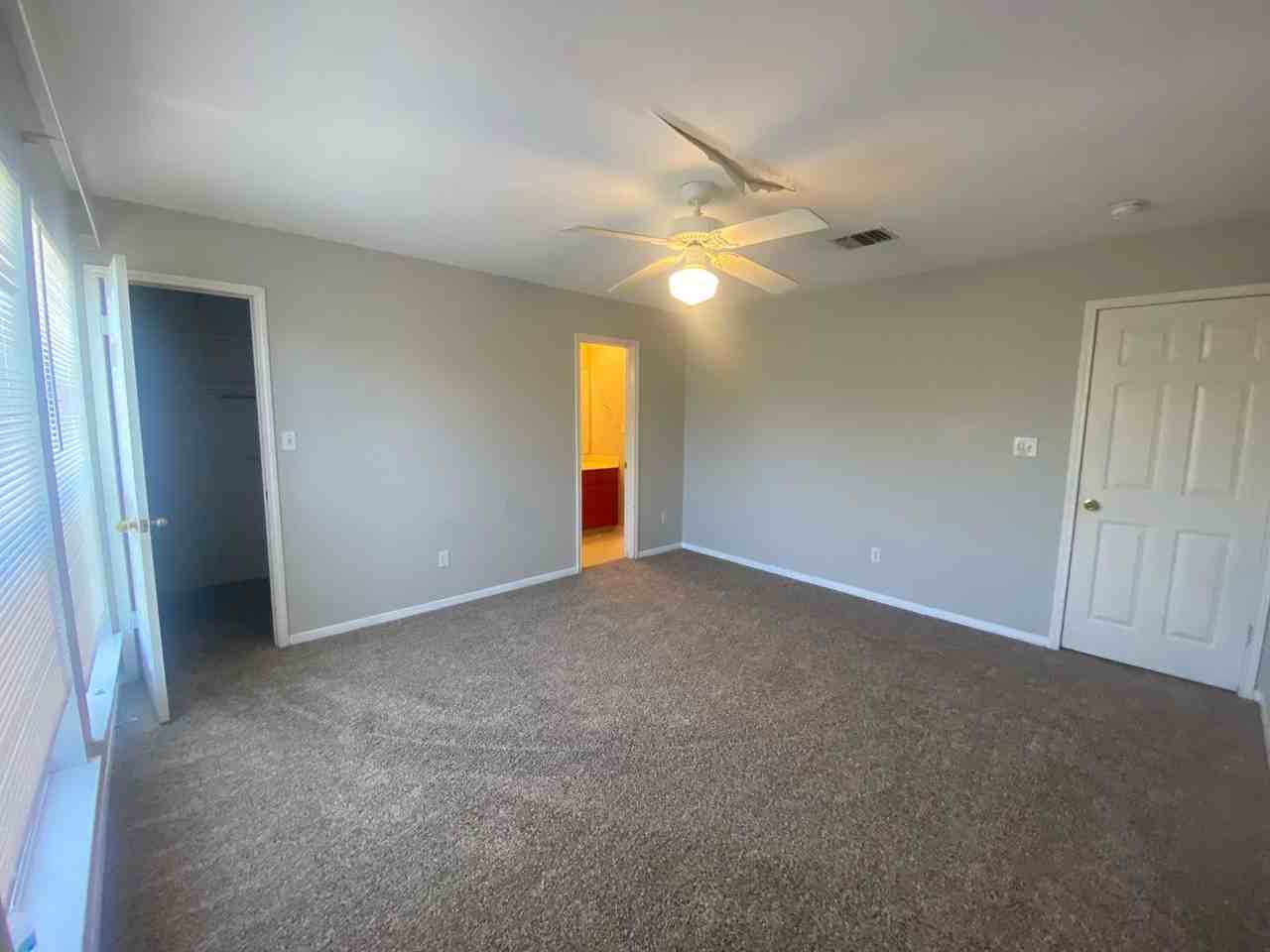 11915 Sky West Dr - Photo 7 of 23