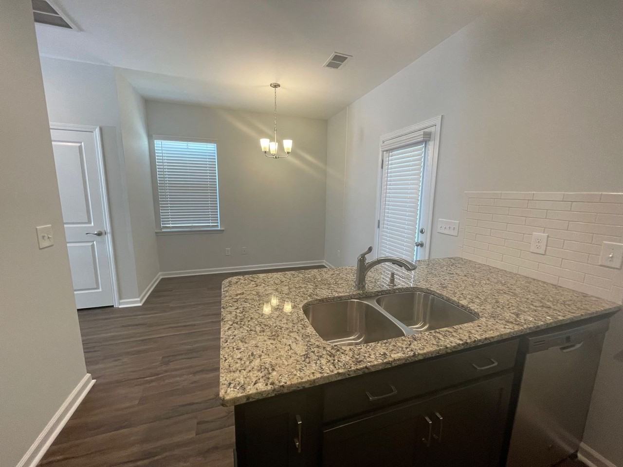 184 Northwood St - Photo 6 of 17