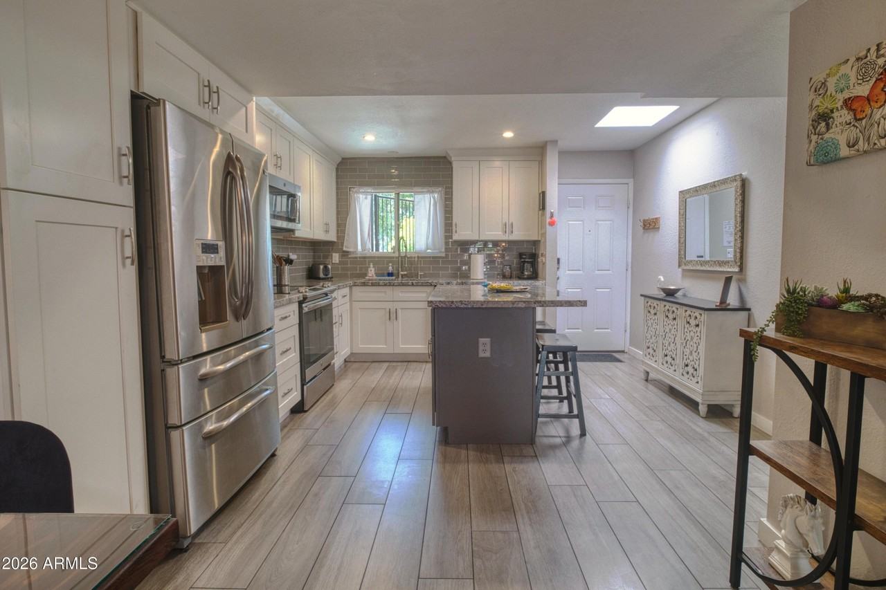 3209 S College Ave - Photo 2 of 16