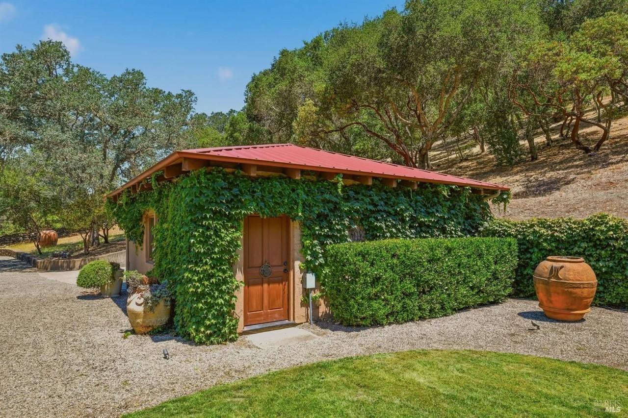 2491 Spring Mountain Rd - Photo 4 of 50