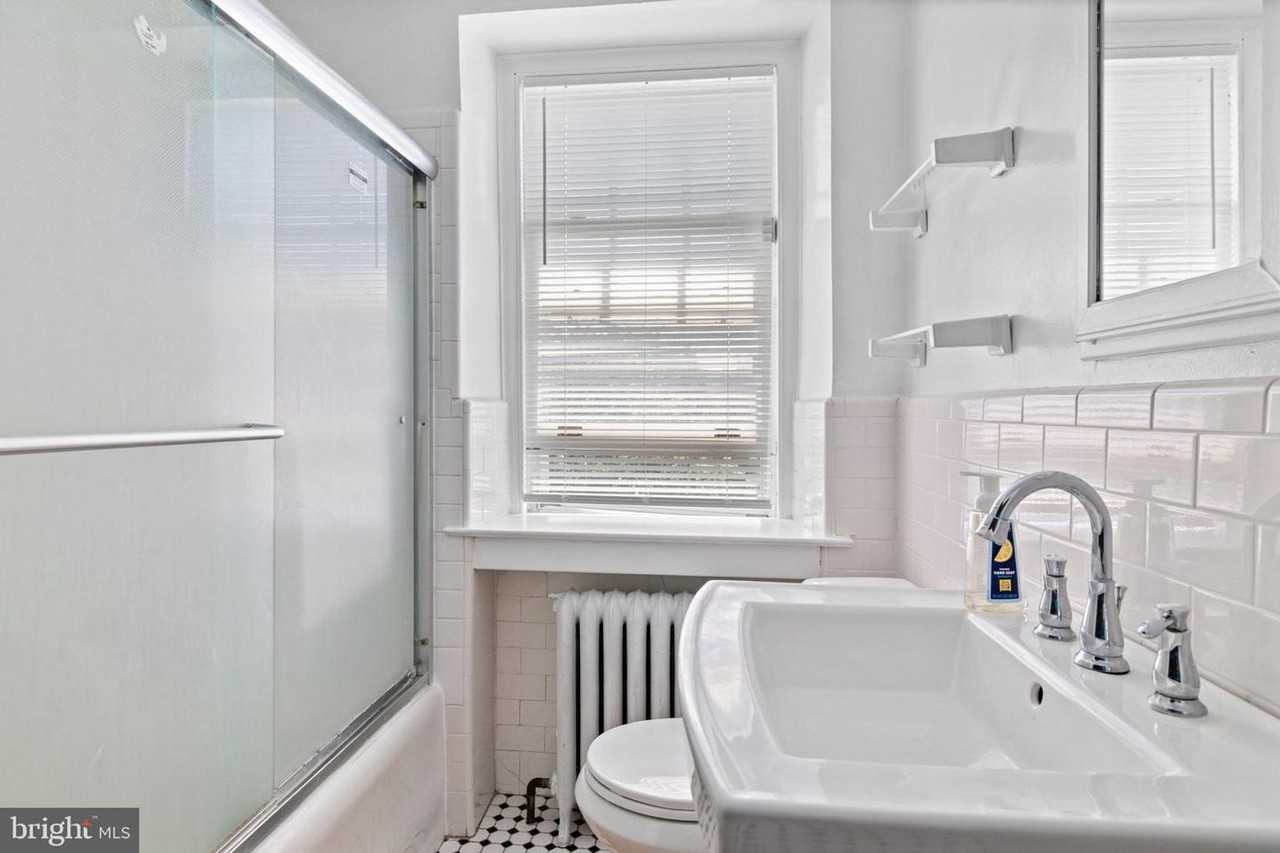 7437 Germantown Ave - Photo 5 of 20