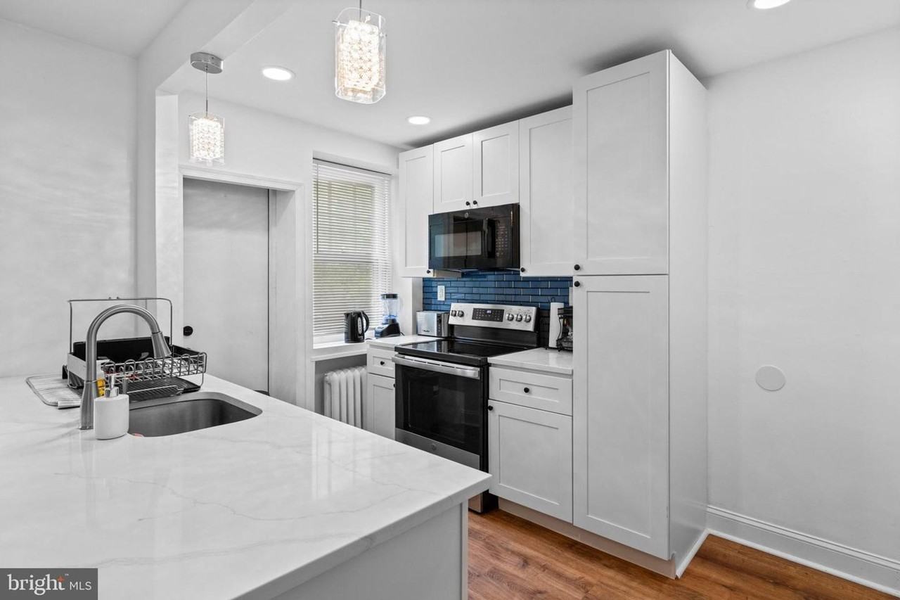 7437 Germantown Ave - Photo 6 of 20