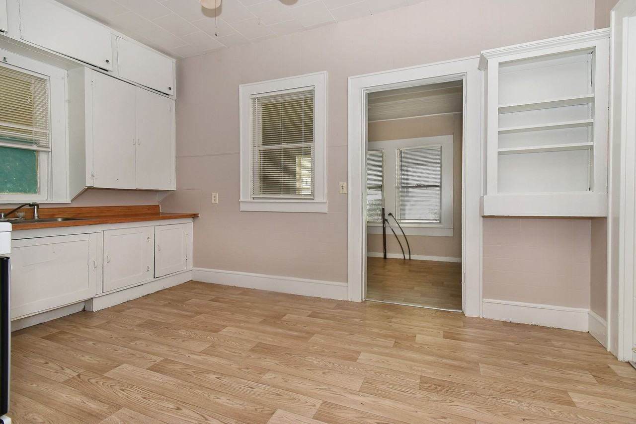 3814 Roberts St - Photo 7 of 27