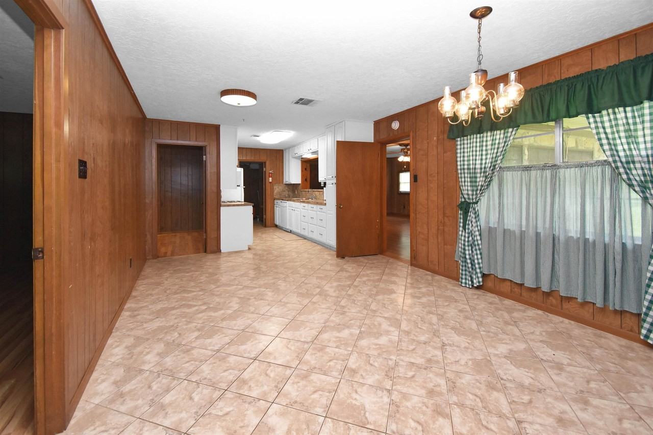 125 Mcpherson Dr - Photo 3 of 13