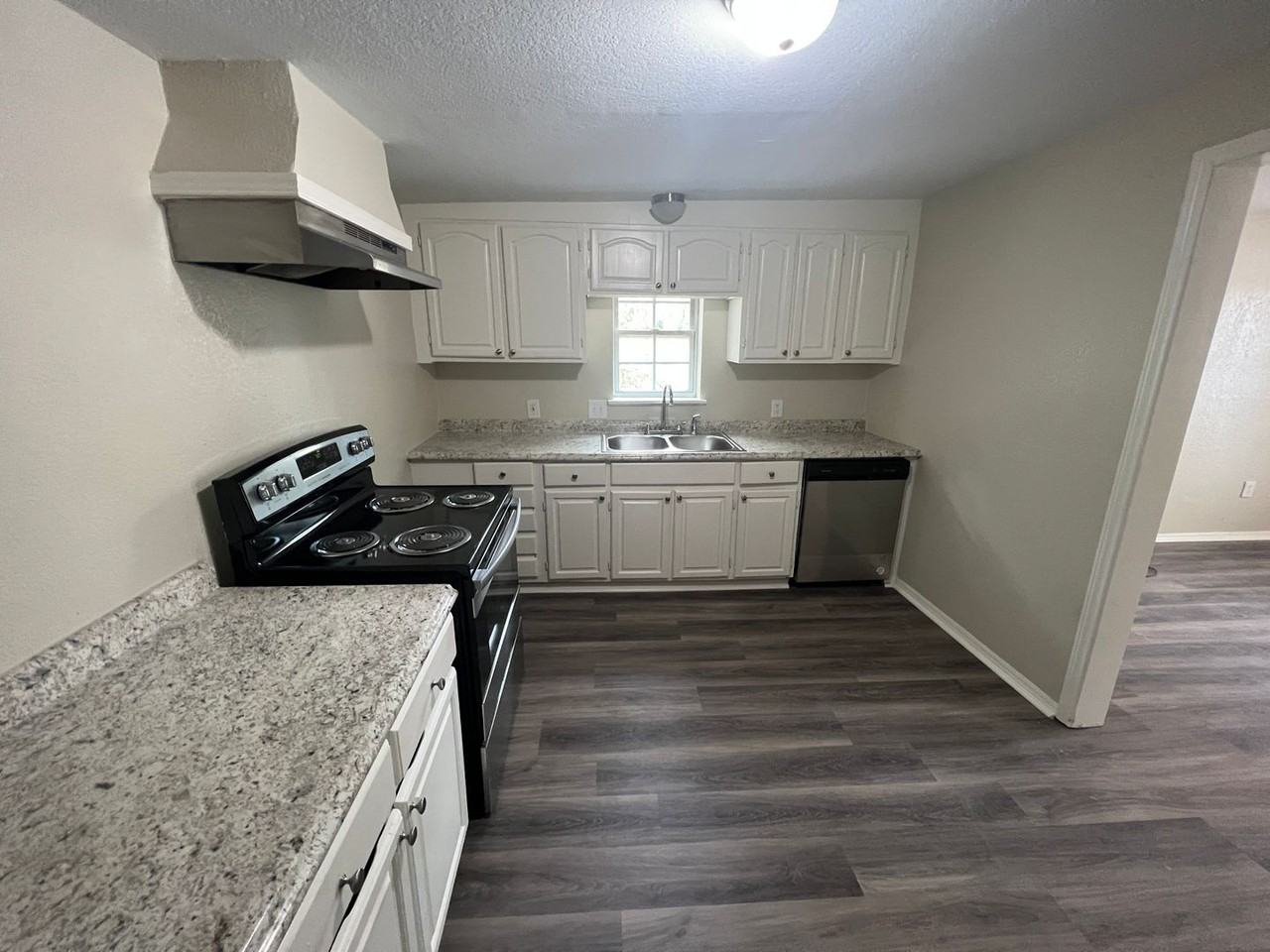 203 W Nolan St - Photo 4 of 9