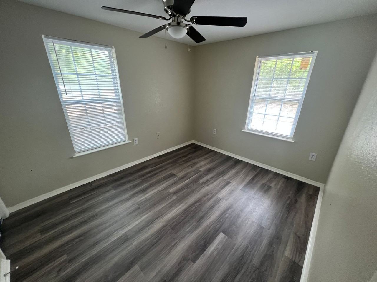 203 W Nolan St - Photo 5 of 9