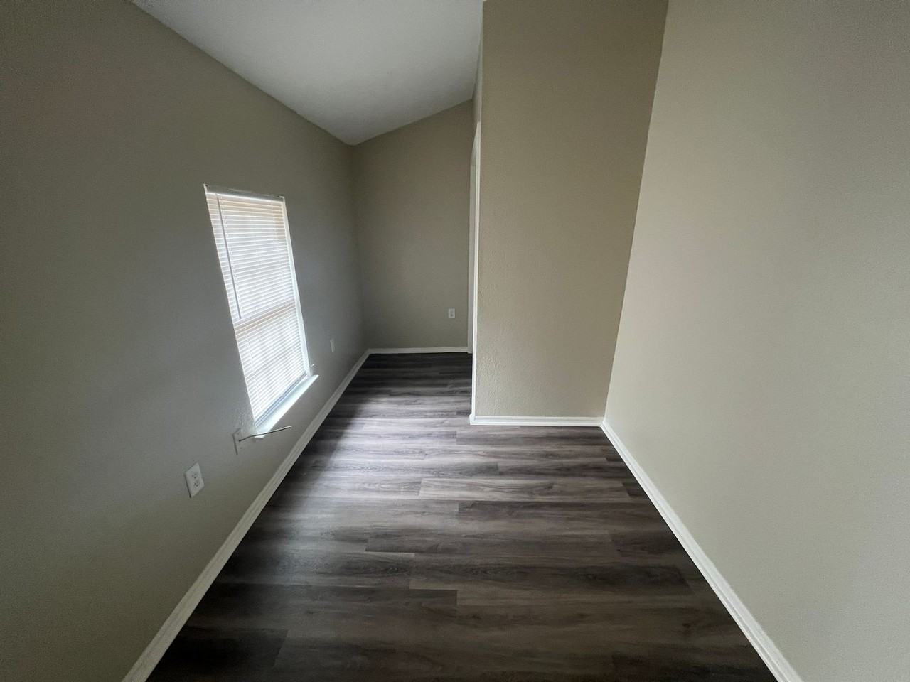 203 W Nolan St - Photo 6 of 9