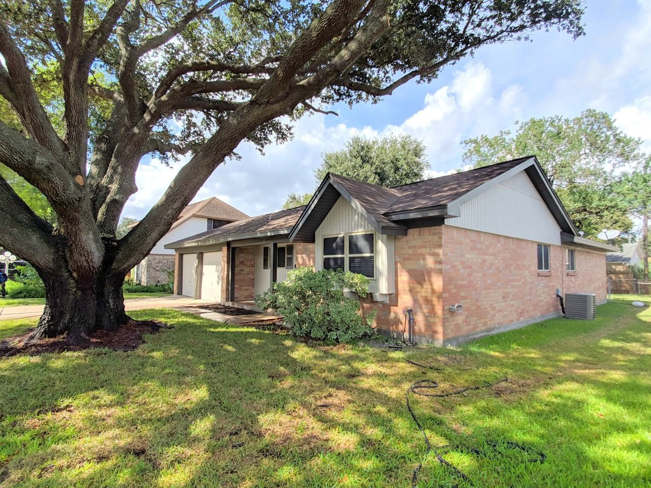 4805 Crepe Myrtle Ln - Photo 2 of 24
