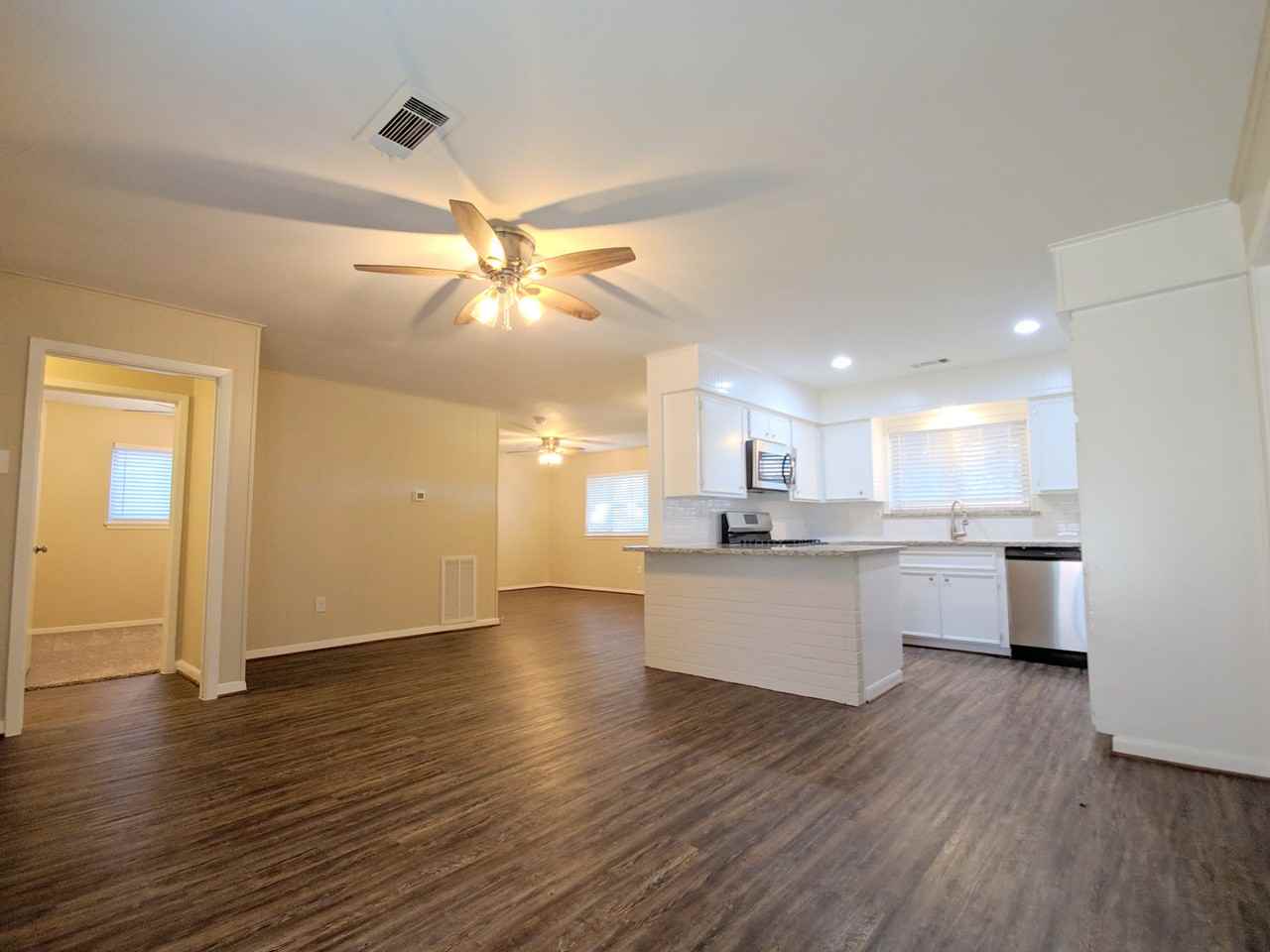 4805 Crepe Myrtle Ln - Photo 7 of 24