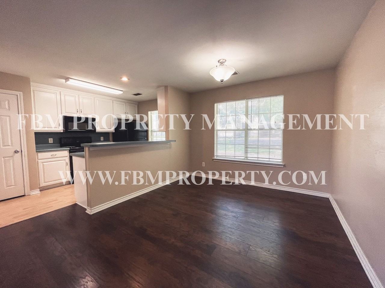 505 E Burnett St - Photo 4 of 17