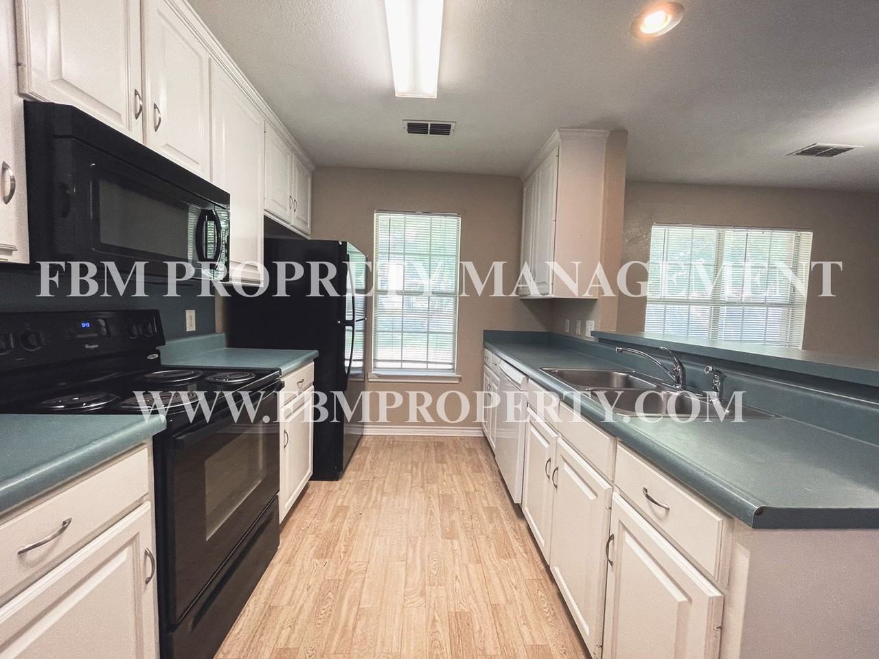 505 E Burnett St - Photo 6 of 17