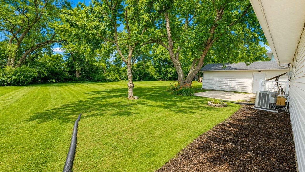 2088 Arcadia Ave - Photo 4 of 12