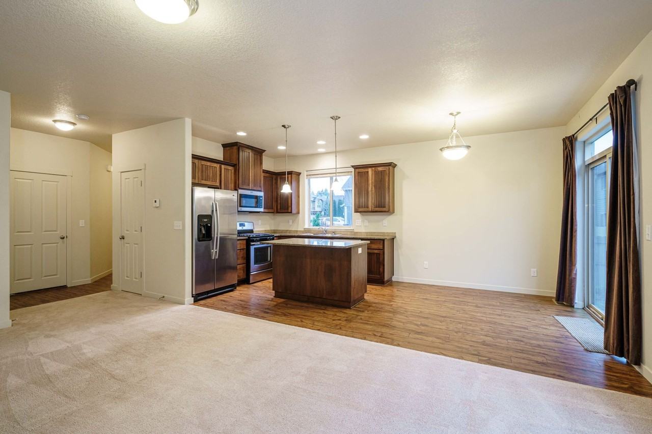 3801 Nw 122nd St - Photo 4 of 21