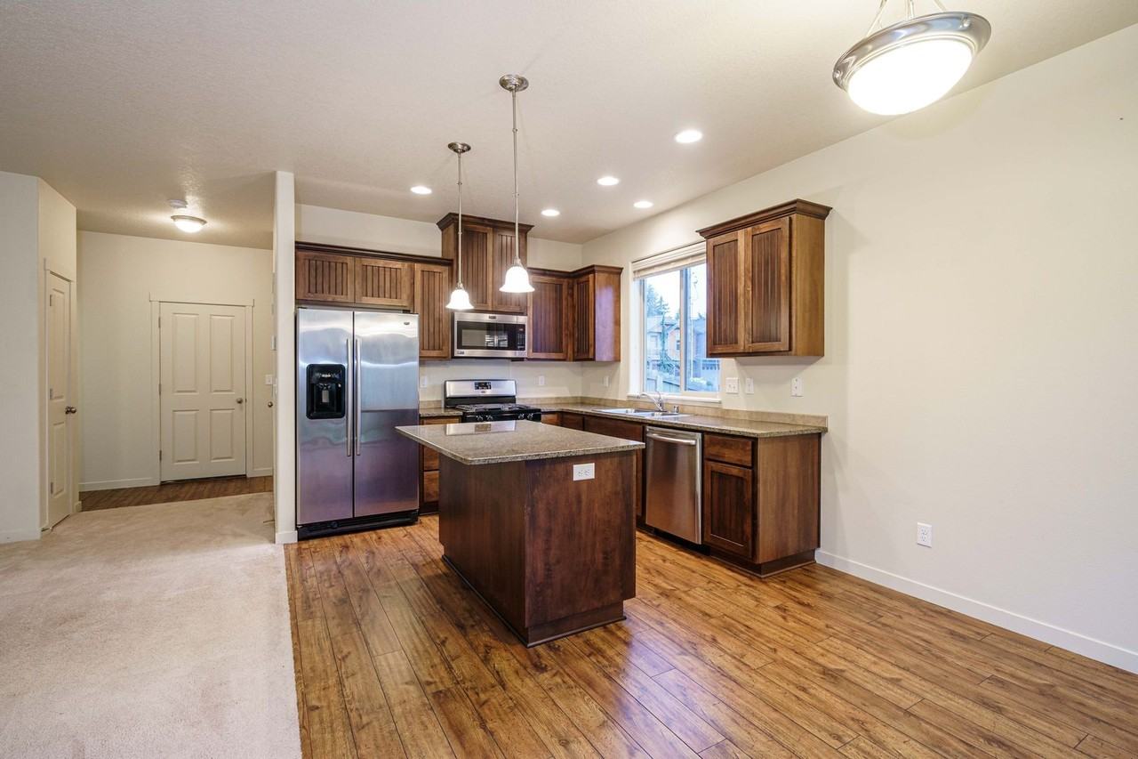 3801 Nw 122nd St - Photo 6 of 21