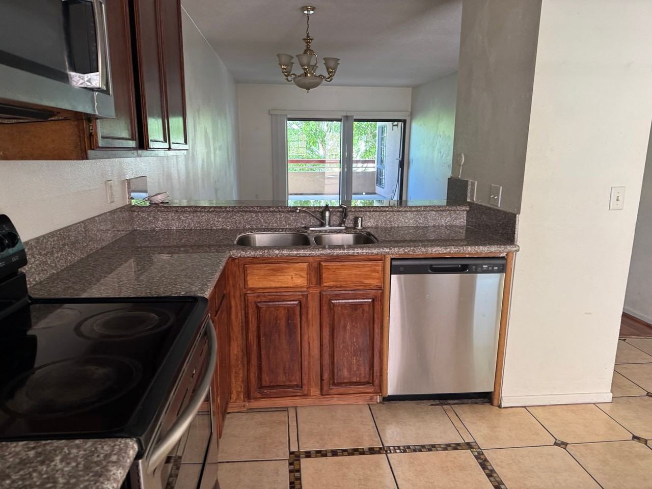 941 W Carson St #209 - Photo 5 of 20