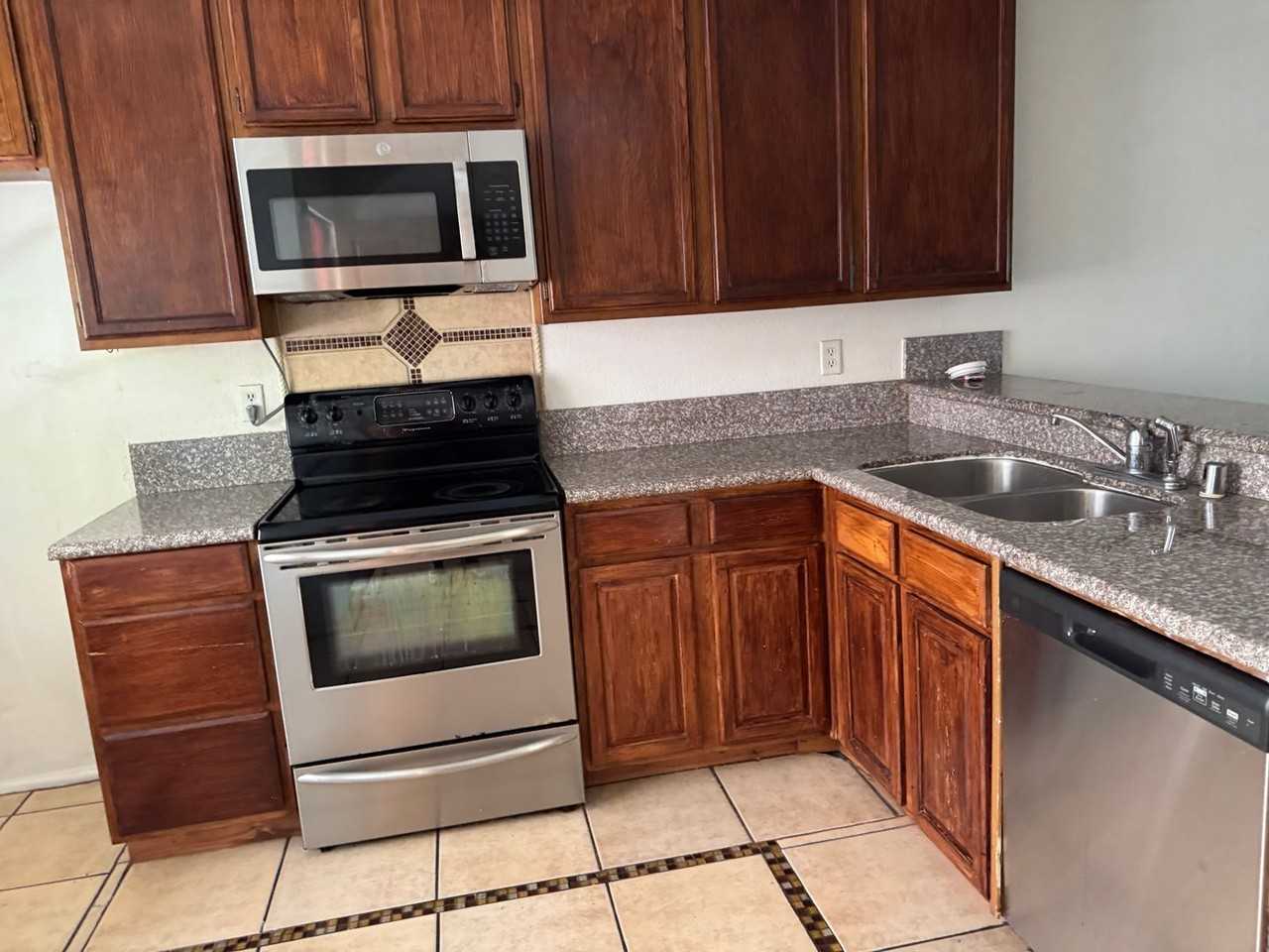 941 W Carson St #209 - Photo 7 of 20